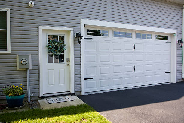 24/7 Emergency Garage Door Panel Replacement experts in Hoke County County, NC